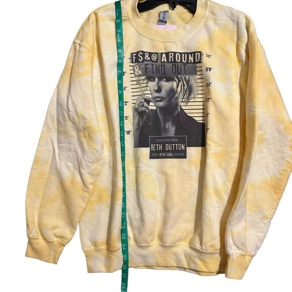 NWT Yellow Tie-Dye Beth Dutton Mugshot Graphic Crewneck Sweatshirt M - Picture 5 of 6